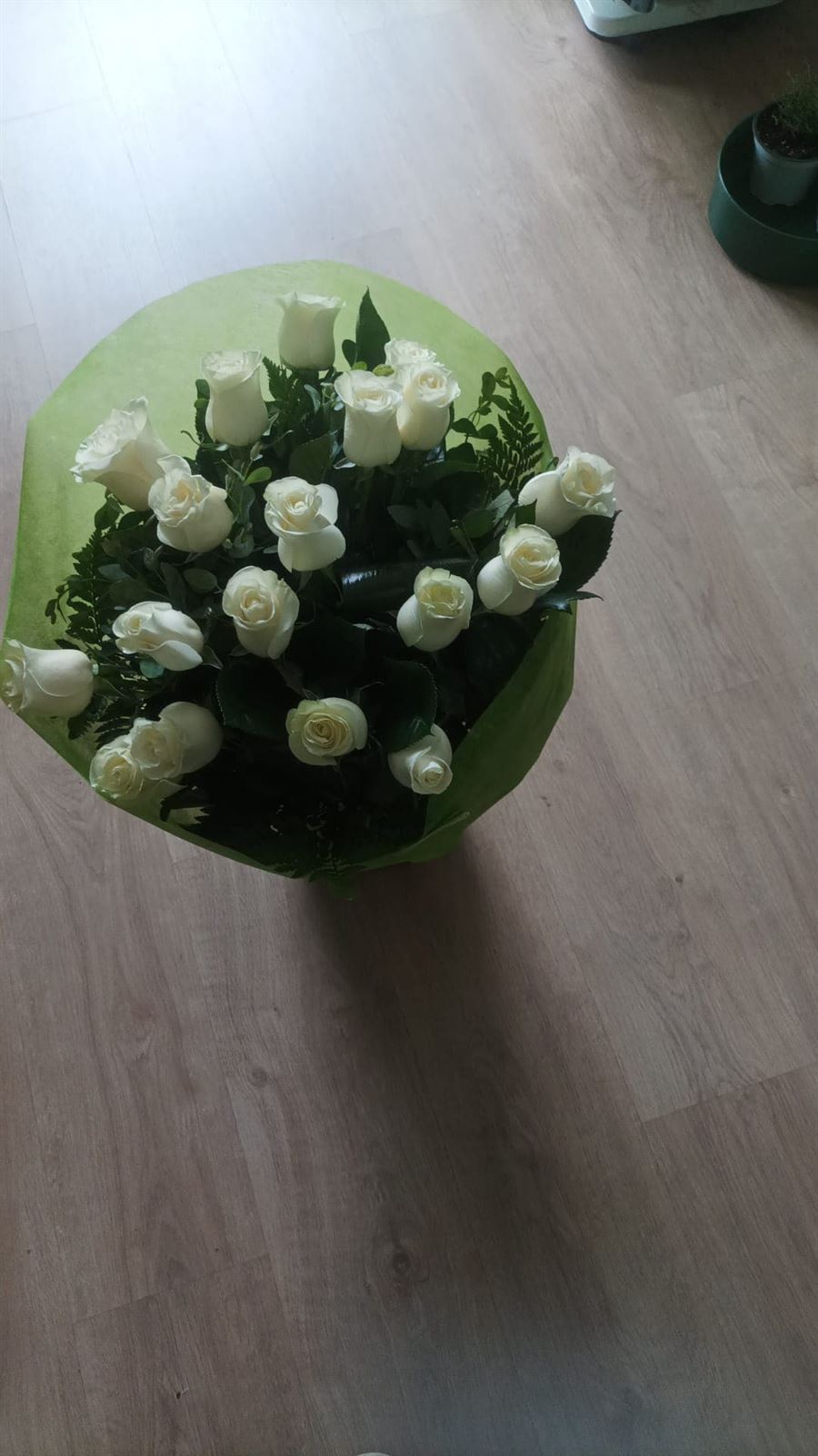 Ramos de 18 rosas blancas - Imagen 3